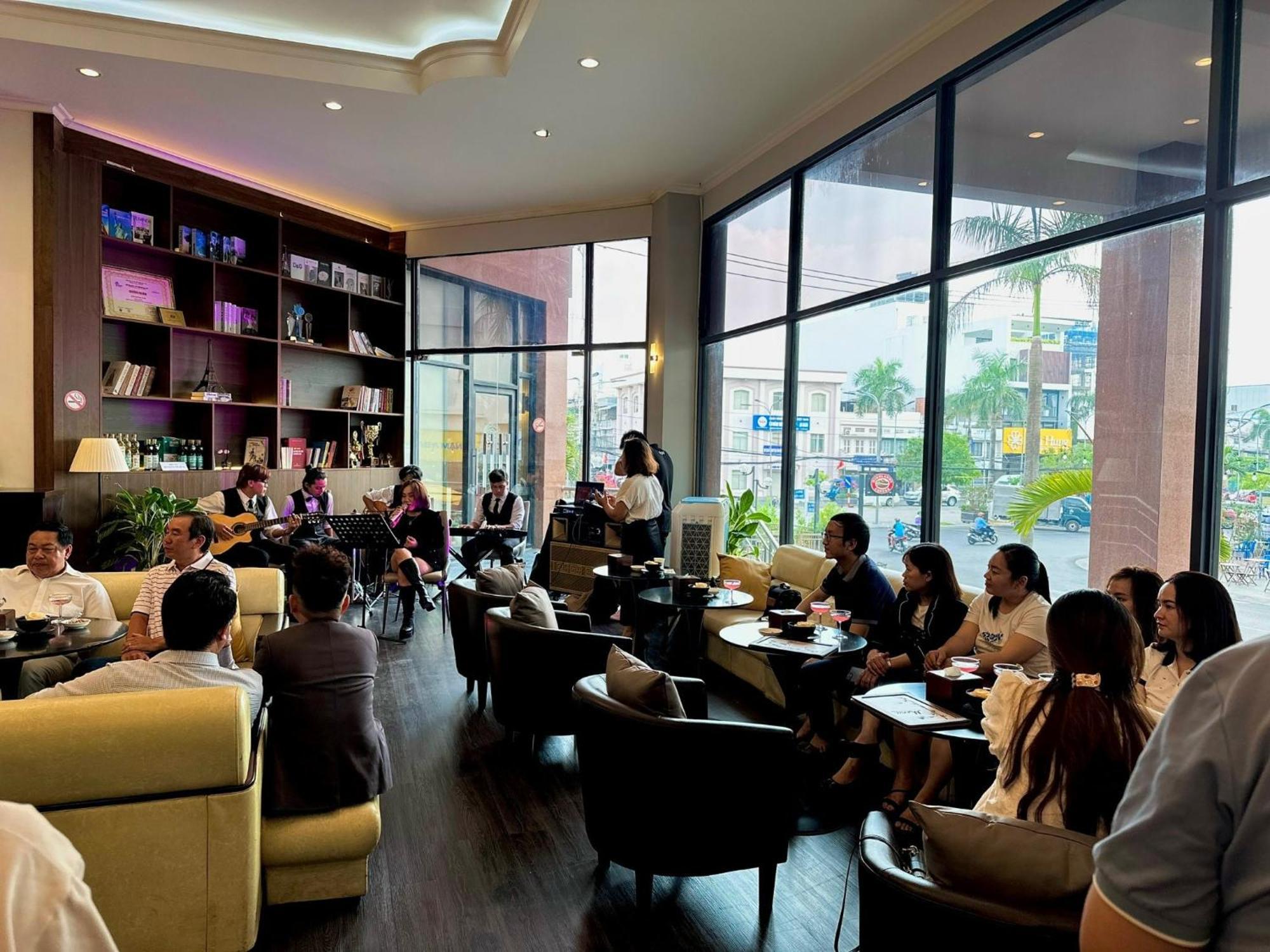 Dong Xuyen Hotel Long Xuyên Εξωτερικό φωτογραφία